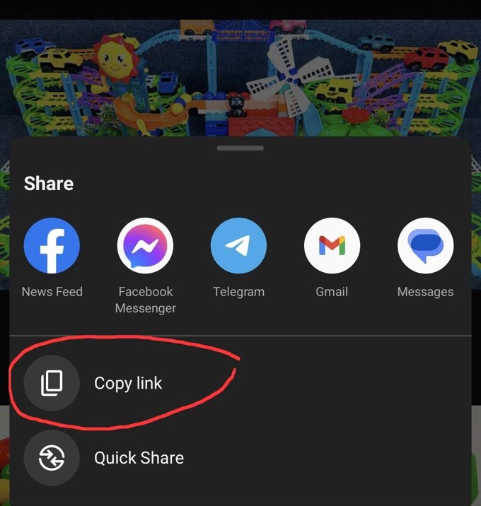 Bảng chia sẻ của YouTube trên điện thoại, mục Copy link được khoanh đỏ